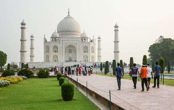 Visiting-the-Taj-Mahal-stock-blog-inline